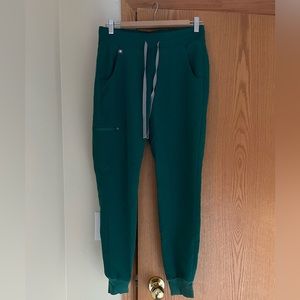 Figs Zamora Jogger XS in Hunter Green Scrub Pants